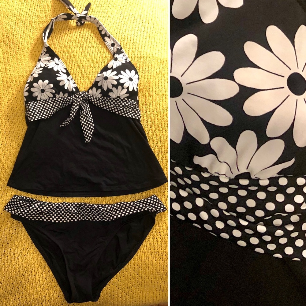 La Blanca Daisy and Polka Dot Tankini Set